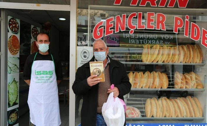 Tuncelili esnaftan örnek uygulama “Askıda kitap”