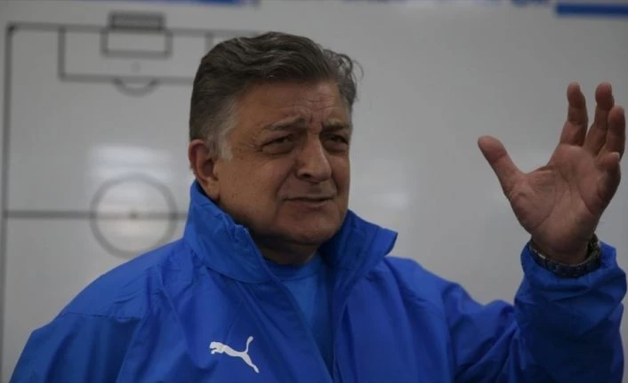 Türk futbolunun renkli siması Yılmaz Vural kariyerine 35 yılda 30 takım sığdırdı