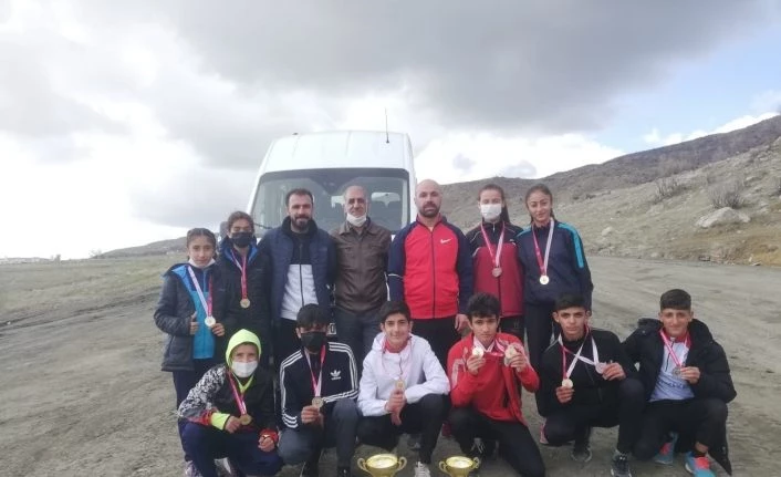 Van Büyükşehir Belediyesi atletleri yarı finalde