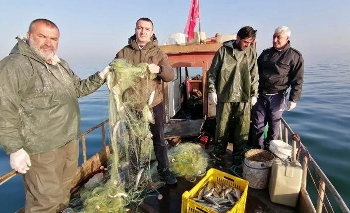 Van Gölü’nden inci kefali bereketi