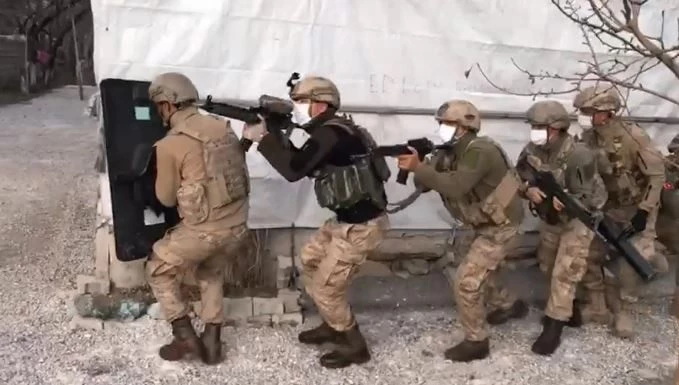 Van’da terör operasyonu: 5 gözaltı
