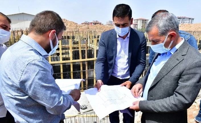 Yeşilyurt Belediyesi ‘yakınca yarı olimpik yüzme havuzu’ inşaatı hızla yükseliyor