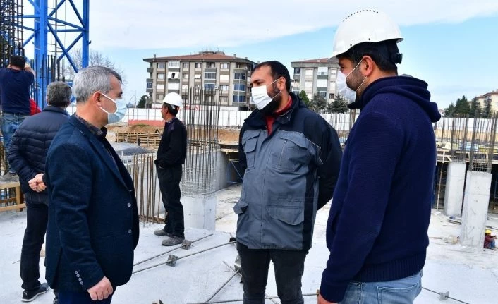 Yeşilyurt Belediyesi yeni hizmet binası inşaatı hızla yükseliyor