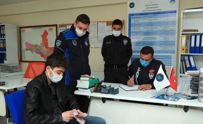 Zabıta personelinden örnek davranış