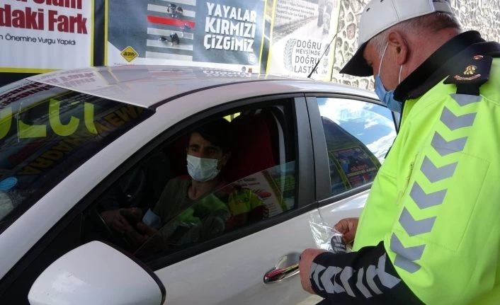 Ardahan’da sürücülere, yaşam tüneli çadırında videolu bilgilendirme