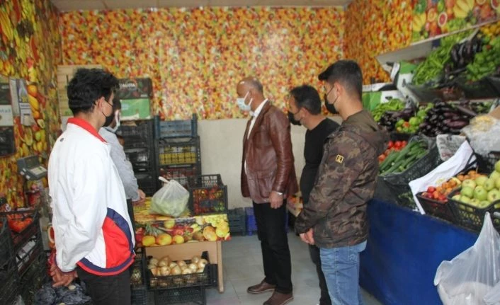 Başkan Altın, esnaf ziyaretlerinde bulunarak vatandaşların bayramını kutladı