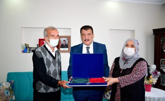 Başkan Gürkan’dan şehit ailelerine ziyaret
