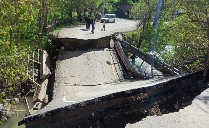 Başkan Tanğlay çalışmaları yerinde inceledi