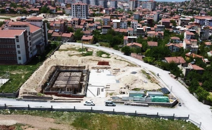 Battalgazi’de yarı olimpik havuz çalışmaları sürüyor