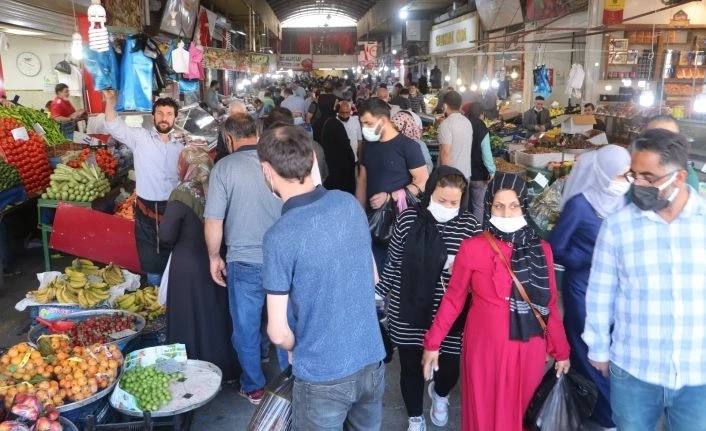 Bayram alışverişi Covid-19’u unutturdu
