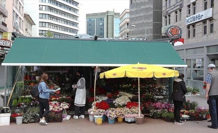 Çiçekçilerde Anneler Günü yoğunluğu