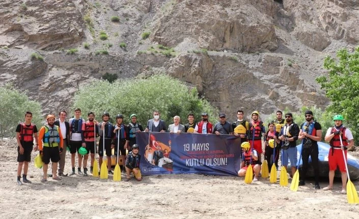 Debisi yükselen Zap Suyu’nda rafting heyecanı