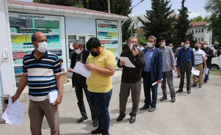 Elazığ’da çiftçilerin ÇKS kuyruğu