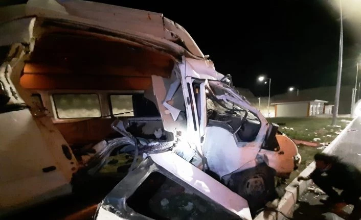 Elazığ’daki minibüs kazasında 1 kişi hayatını kaybetti