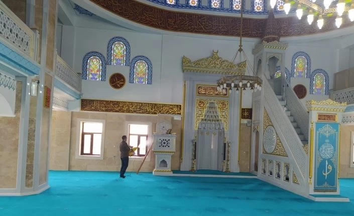 Hakkari’de camiler dezenfekte edildi