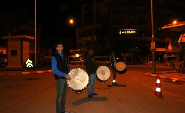 Hekimhan’da sahur davulu geleneği devam ediyor