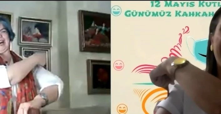 Hemşireler kahkaha yogasında