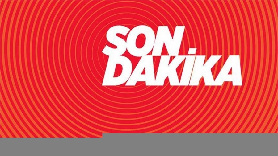 İsrail polisi, işgal altındaki Mescid-i Aksa’da baskınları önlemek için nöbet tutan Filistinlilere müdahale ediyor