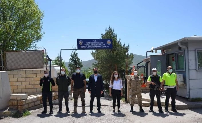 Kaymakam Çelik, görev başındaki personele bayram ziyaretinde bulundu