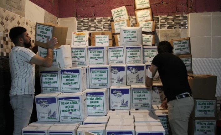 Mahallenin gönüllüleri, imece usulü 700 aileye destek ulaştırdı