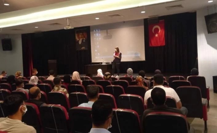 Malazgirt’te " Kadına Yönelik Şiddet ve Erken Yaşta Evlilik" semineri
