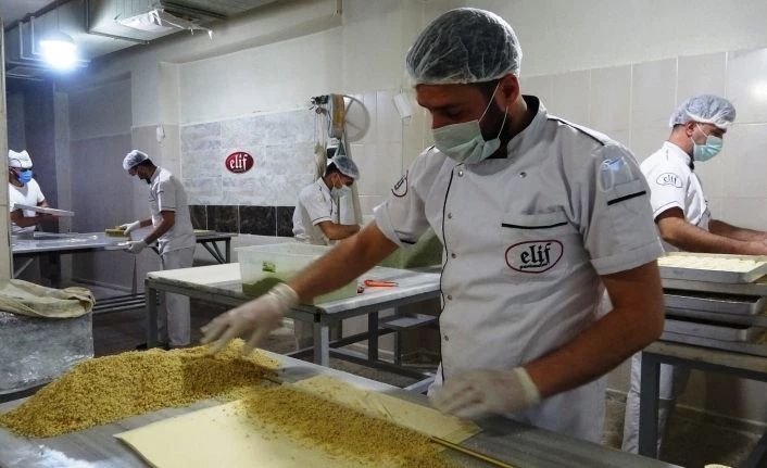 Van'da tatlıcılarda bayram mesaisi başladı