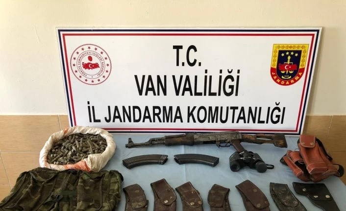 Van'da PKK/KCK terör örgütüne yönelik operasyonda İncil ele geçirildi
