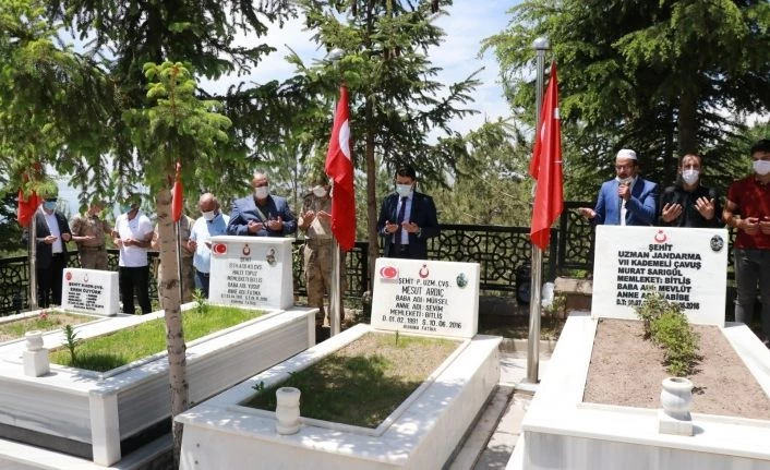 Şehit Murat Sarıgül, şehadetinin 5’inci yılında kabri başında anıldı