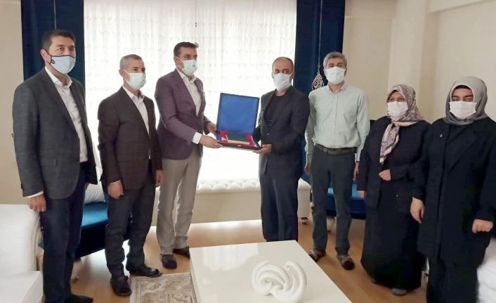 Şehit Semih Özbey’in Annesi Sadiye Özbey’e Anneler günü özel ziyareti