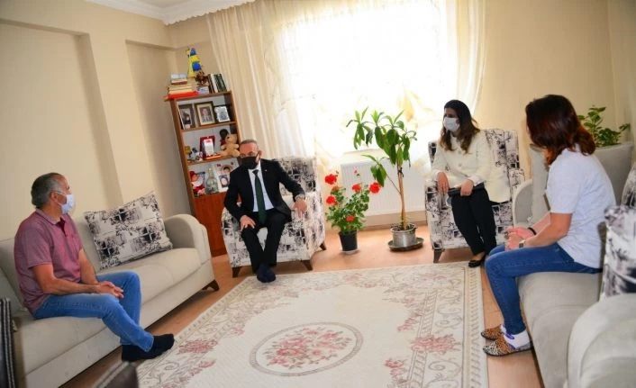 Vali Öner’den şehit ve gazi ailelerine bayram ziyareti