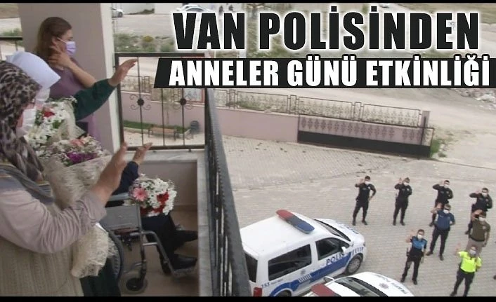 Van polisinden Anneler Günü etkinliği