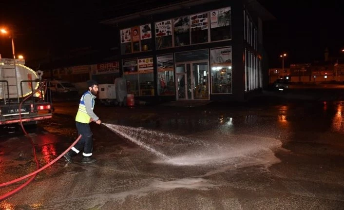 Yakutiye Belediyesi ekipleri bayram temizliğinde