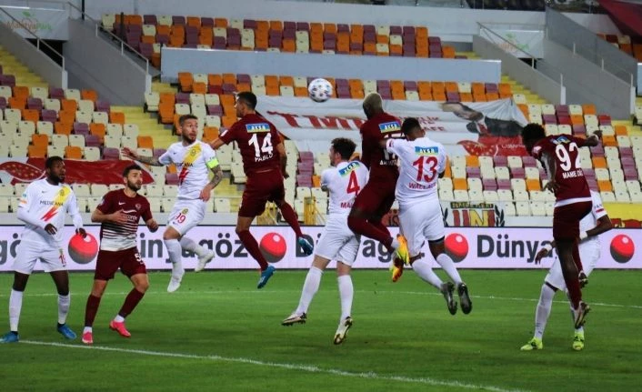 Yeni Malatyaspor, ligdeki 15. beraberliğini aldı