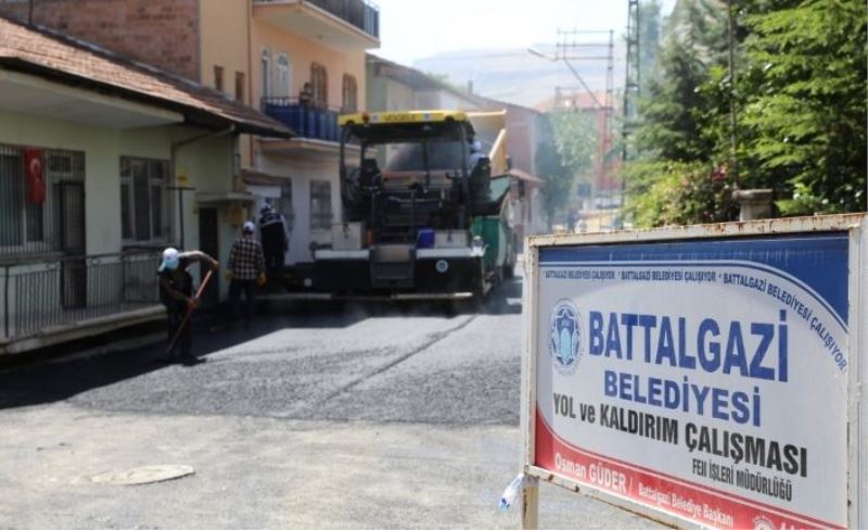 Battalgazi’de asfaltsız yol kalmıyor