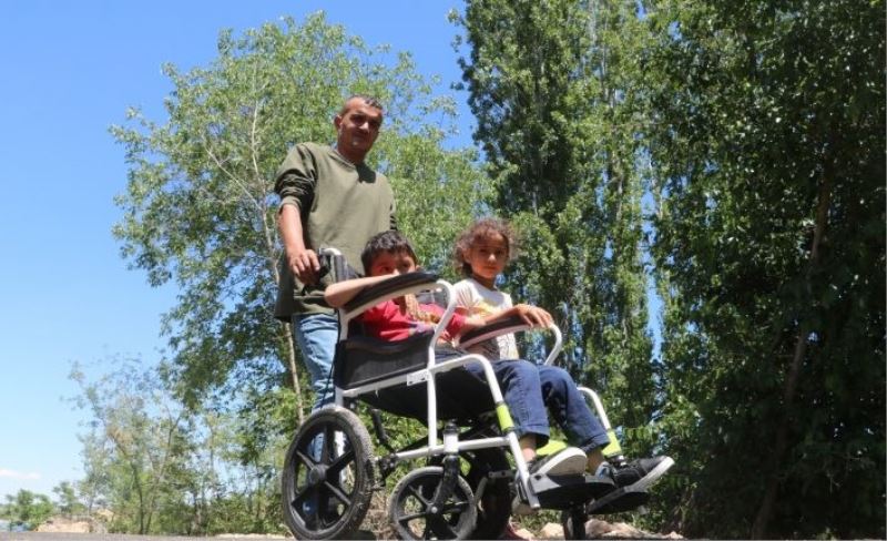 Batuhan’ın baba sırtındaki çileli okul yolculuğu son buldu