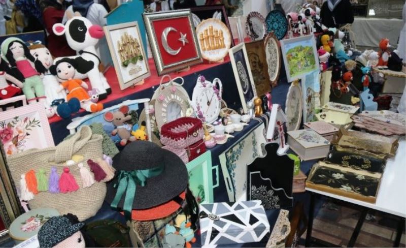 Birbirinden güzel el sanatı eserleri sergilendi