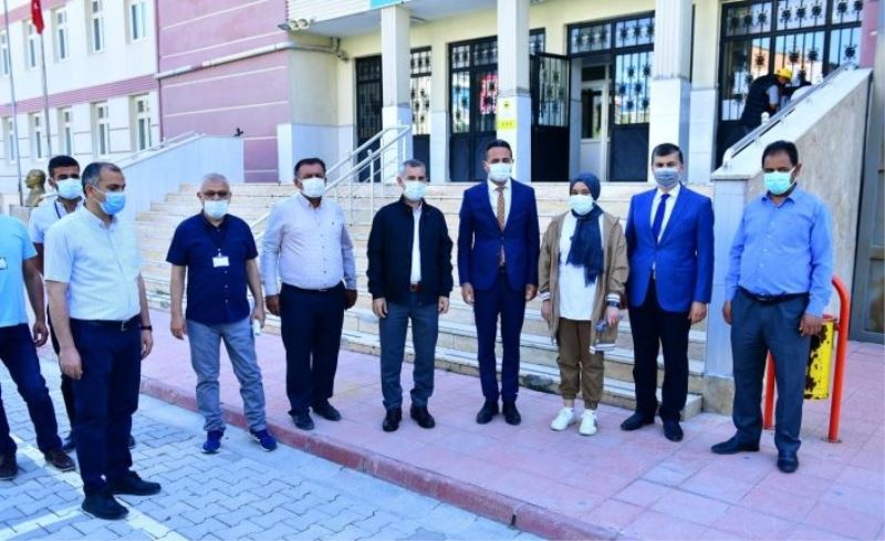 Çınar, LGS sınavına giren öğrencileri yalnız bırakmadı