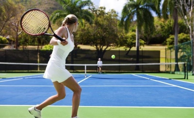 EBYÜ’de tenis kursu