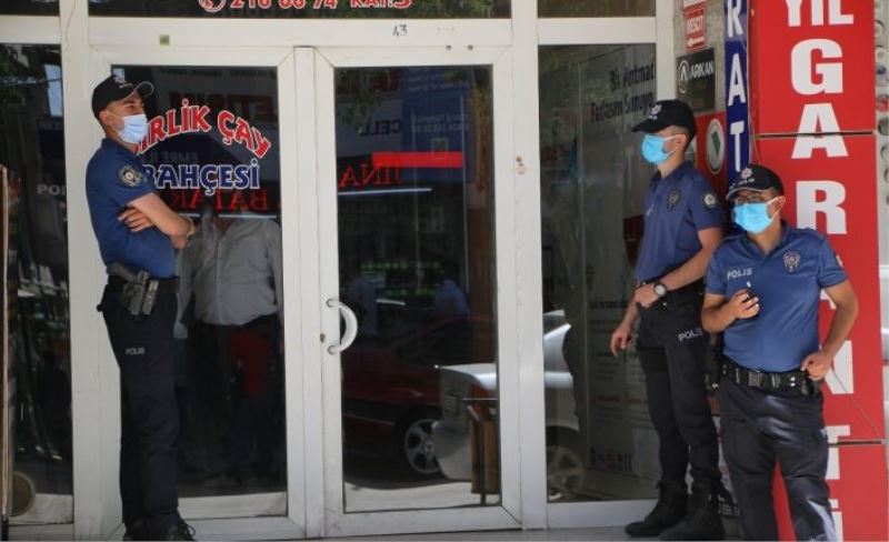 Elazığ’da bıçaklanan eski meclis üyesi hayatını kaybetti
