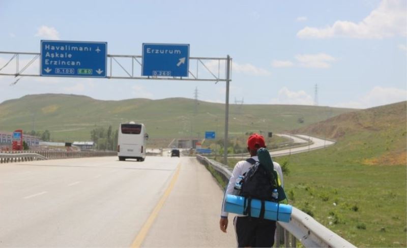 İnsan ve hayvan haklarına dikkat çekmek için 3 ay boyunca 2 bin kilometre yol yürüyecek