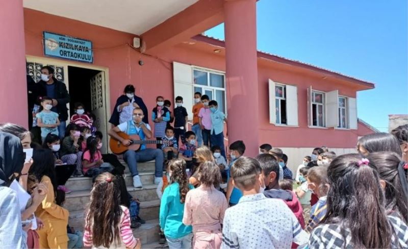 İran sınırında yaşayan çocukların hayalleri gerçeğe döndü