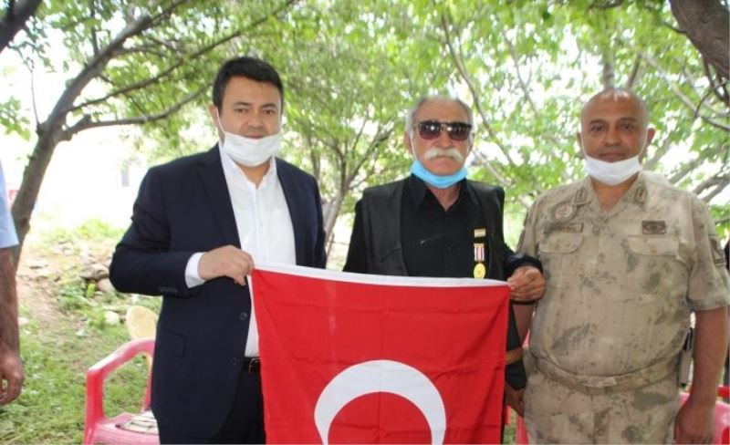 Kıbrıs gazisine madalya