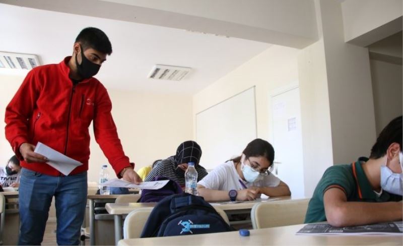 Kızılay’ın eğitim verdiği öğrenciler LGS’ye hazır