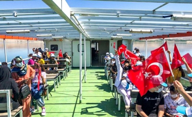 LGS öğrencilerine feribot turu