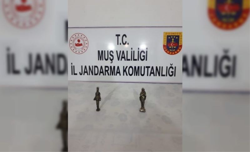 Muş’ta Meryem Ana ile Artemis figürlü heykel ele geçirildi